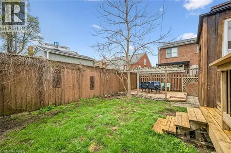 9 Spadina Road East Kitchener ON N2M 3X2