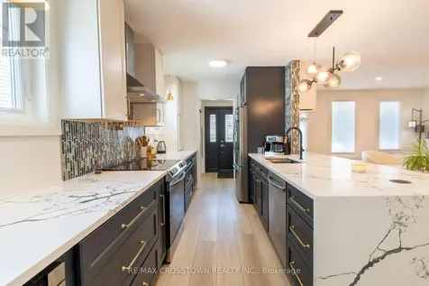 59 Lankin Boulevard Orillia ON L3V 6T1
