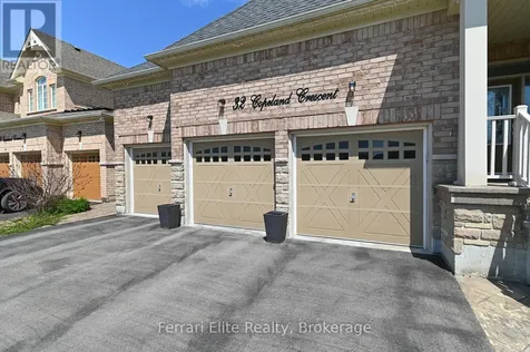 32 Copeland Crescent Innisfil (Cookstown) ON L0L 1L0