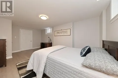 32 Copeland Crescent Innisfil (cookstown) ON L0L 1L0