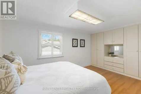 195 Brammar Street Newmarket (glenway Estates) ON L3Y 7T4