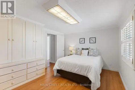 195 Brammar Street Newmarket (glenway Estates) ON L3Y 7T4