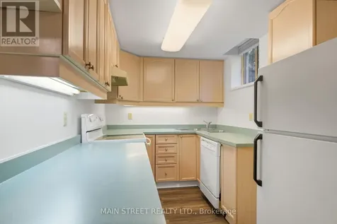 195 Brammar Street Newmarket (glenway Estates) ON L3Y 7T4