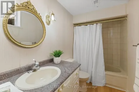 195 Brammar Street Newmarket (glenway Estates) ON L3Y 7T4
