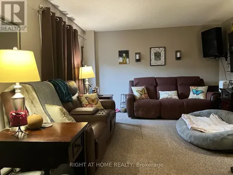 135 Chalmers Street South Cambridge ON N1R 6M2
