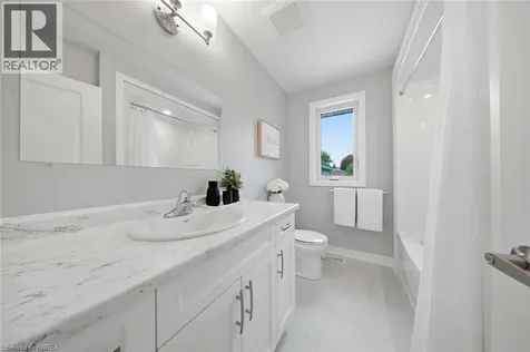 121 Silver Street Paris ON N3L 1V2