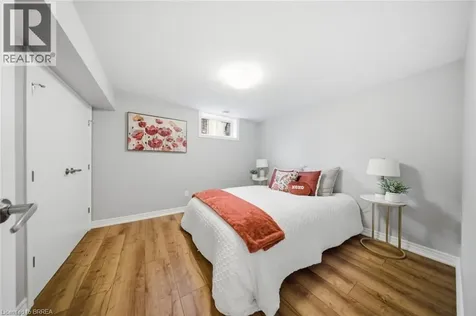 121 Silver Street Paris ON N3L 1V2