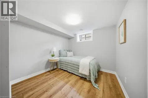 121 Silver Street Paris ON N3L 1V2
