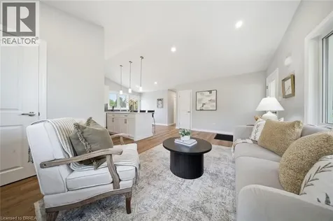 121 Silver Street Paris ON N3L 1V2