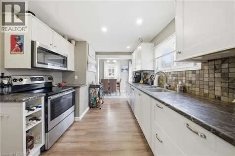64 Richardson Street Brantford ON N3T 1J1