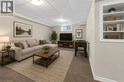 32 Woodburn Avenue St. Catharines ON L2P 0B8