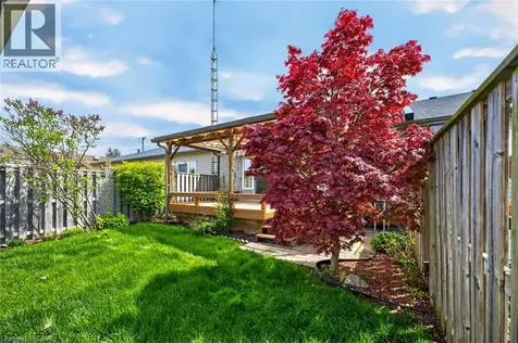 32 Woodburn Avenue St. Catharines ON L2P 0B8