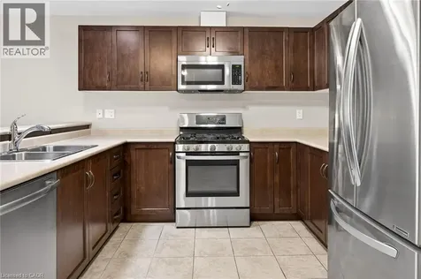 32 Woodburn Avenue St. Catharines ON L2P 0B8