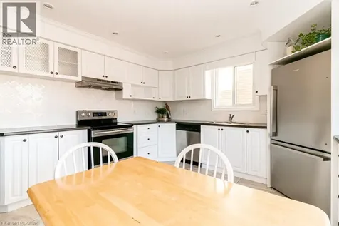 35 Horizon Court Hamilton ON L9B 1W8