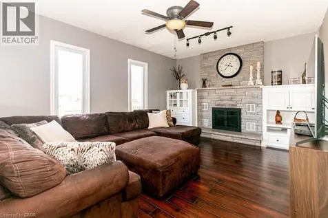 35 Horizon Court Hamilton ON L9B 1W8