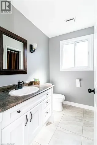 35 Horizon Court Hamilton ON L9B 1W8