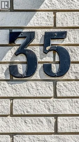 35 Horizon Court Hamilton ON L9B 1W8