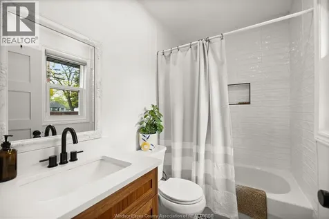 1091 Villaire Avenue Windsor ON N8S 2J7