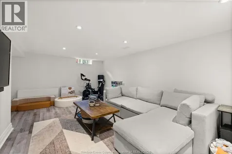 1091 Villaire Avenue Windsor ON N8S 2J7