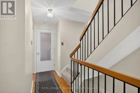 402 Duval Lane Ottawa ON K1E 2K2