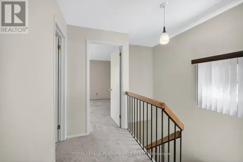 402 Duval Lane Ottawa ON K1E 2K2