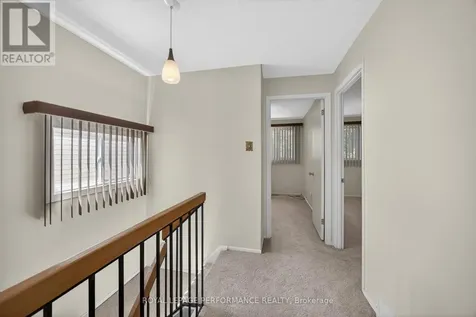 402 Duval Lane Ottawa ON K1E 2K2