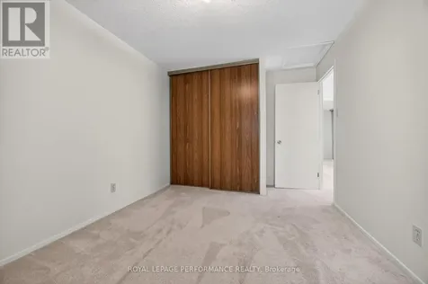 402 Duval Lane Ottawa ON K1E 2K2