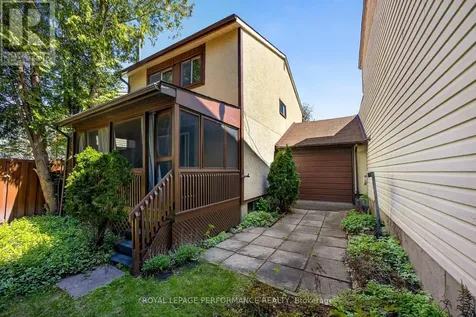 402 Duval Lane Ottawa ON K1E 2K2
