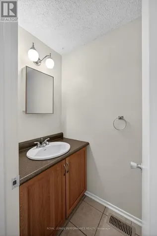 402 Duval Lane Ottawa ON K1E 2K2