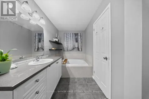 218 Flamborough Way Ottawa ON K2W 1G5