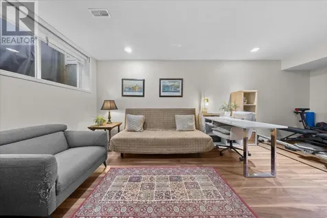 218 Flamborough Way Ottawa ON K2W 1G5