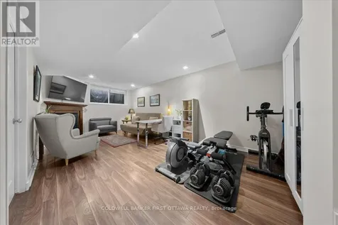 218 Flamborough Way Ottawa ON K2W 1G5