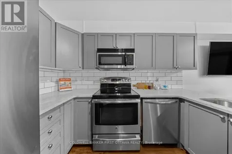 218 Flamborough Way Ottawa ON K2W 1G5