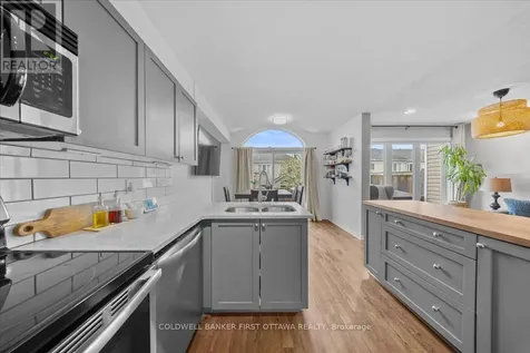218 Flamborough Way Ottawa ON K2W 1G5