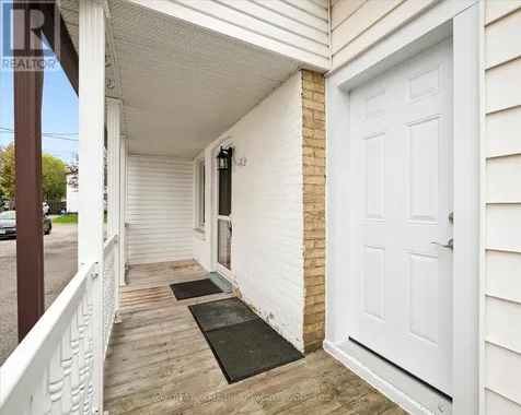 30 Hopeton Street Cambridge ON N1R 3T3