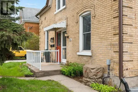 30 Hopeton Street Cambridge ON N1R 3T3