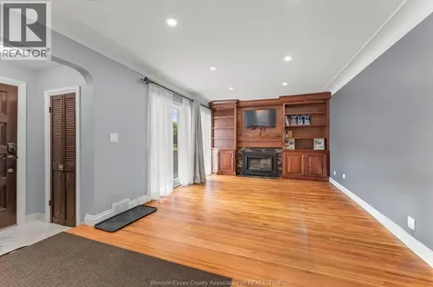 4531 Pleasant Place Windsor ON N8Y 2E9