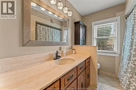 4531 Pleasant Place Windsor ON N8Y 2E9