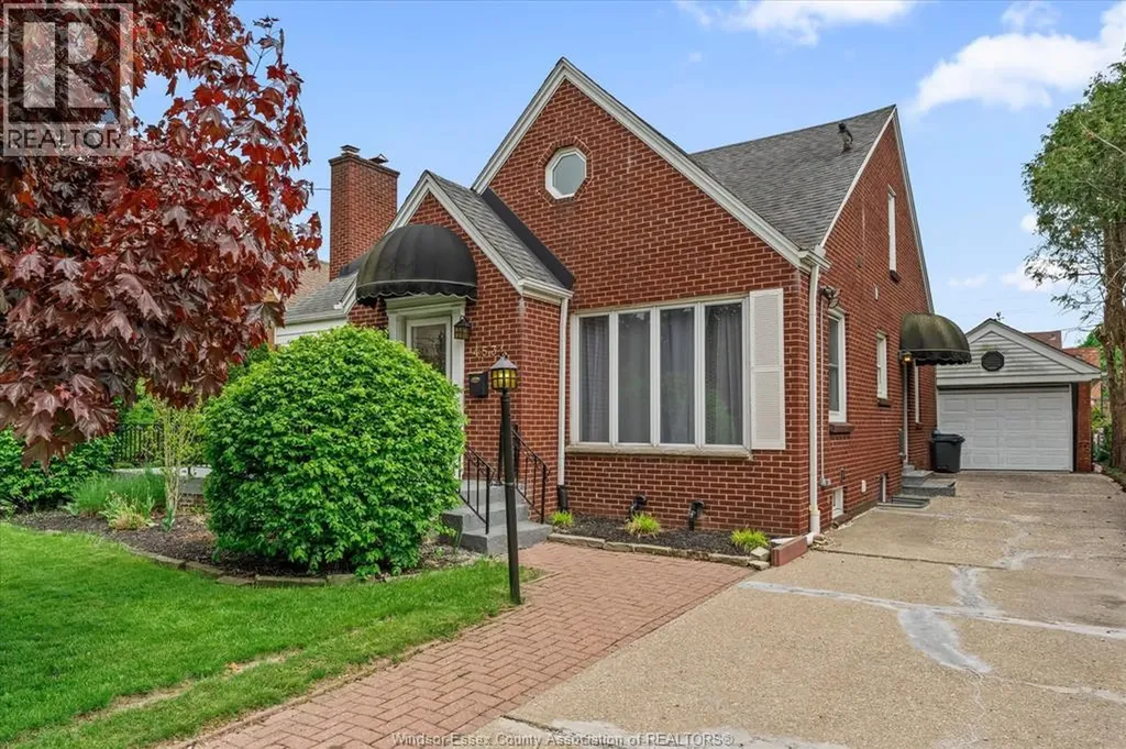 4531 Pleasant Place Windsor ON N8Y 2E9
