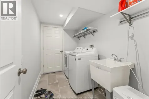 4531 Pleasant Place Windsor ON N8Y 2E9