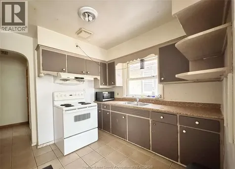 3006 Alexander Avenue Windsor ON N9C 1G5