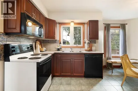 11363 Amalfi Windsor ON N8P 1J8