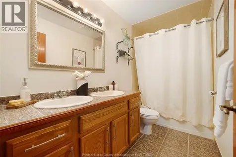 11363 Amalfi Windsor ON N8P 1J8