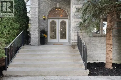 11363 Amalfi Windsor ON N8P 1J8