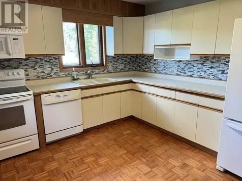 325 Howey Street Red Lake ON P0V 2M0