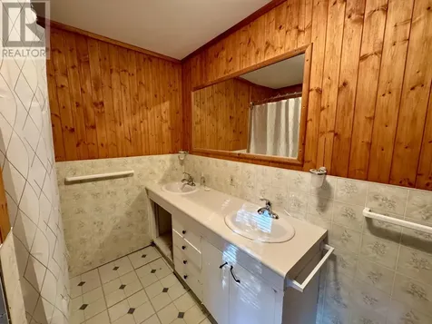 325 Howey Street Red Lake ON P0V 2M0