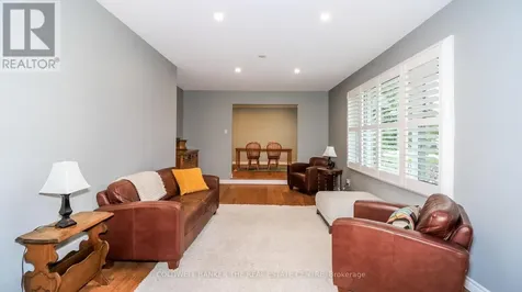 33 Elvyn Crescent Oro-medonte ON L0L 2E0