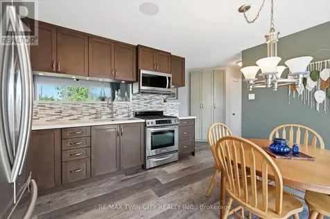 8 Delrex Boulevard Halton Hills (georgetown) ON L7G 3X6