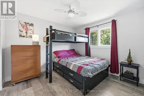 8 Delrex Boulevard Halton Hills (georgetown) ON L7G 3X6
