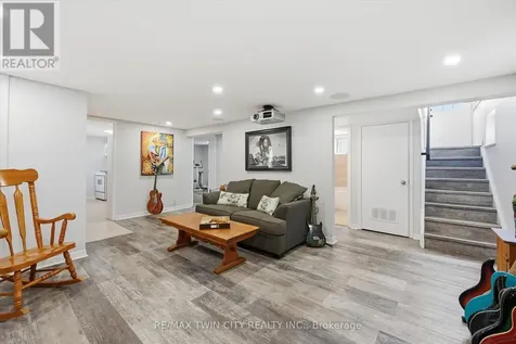 8 Delrex Boulevard Halton Hills (georgetown) ON L7G 3X6